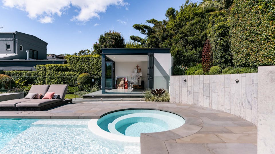 5 ways to enhance the design of your pool