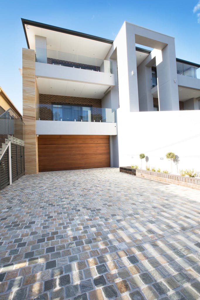 Cobblestones Gallery heritage-quartz-cobblestones-on-mesh-04