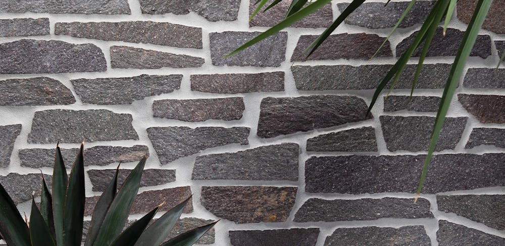 FLOOR COBBLESTONES SPLIT-LOOSE-COBBLES PORPHYRY-FILETTI-COBBLES Porphyry-Filetti-Cobblestones-Floor-1025x500