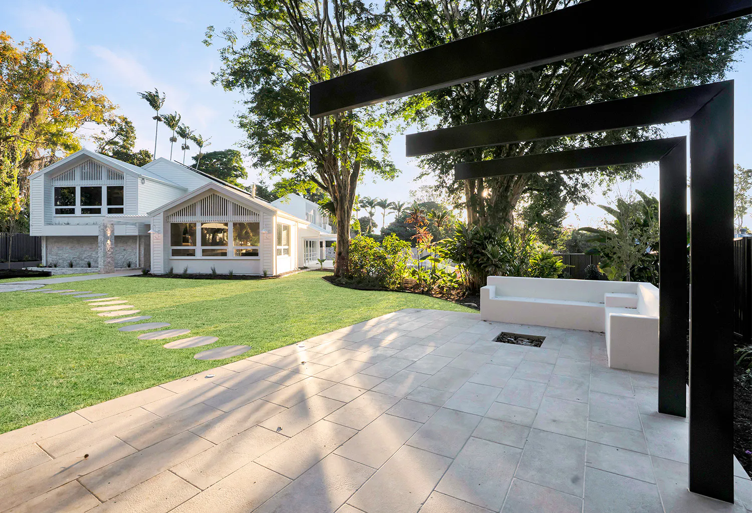FLOOR NATURAL-STONE LIMESTONE KAHVI GALLERY-IMAGES Kahvi-Pavers-Steppers-Project-676-ConStructions-Gallery-Image