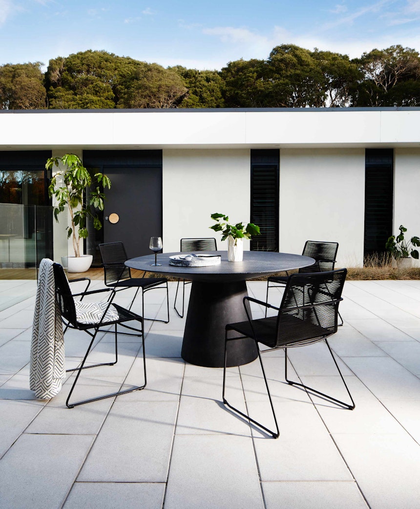 Furniture Hero-Images Dining-Tables outdoor-dining-tables-content1