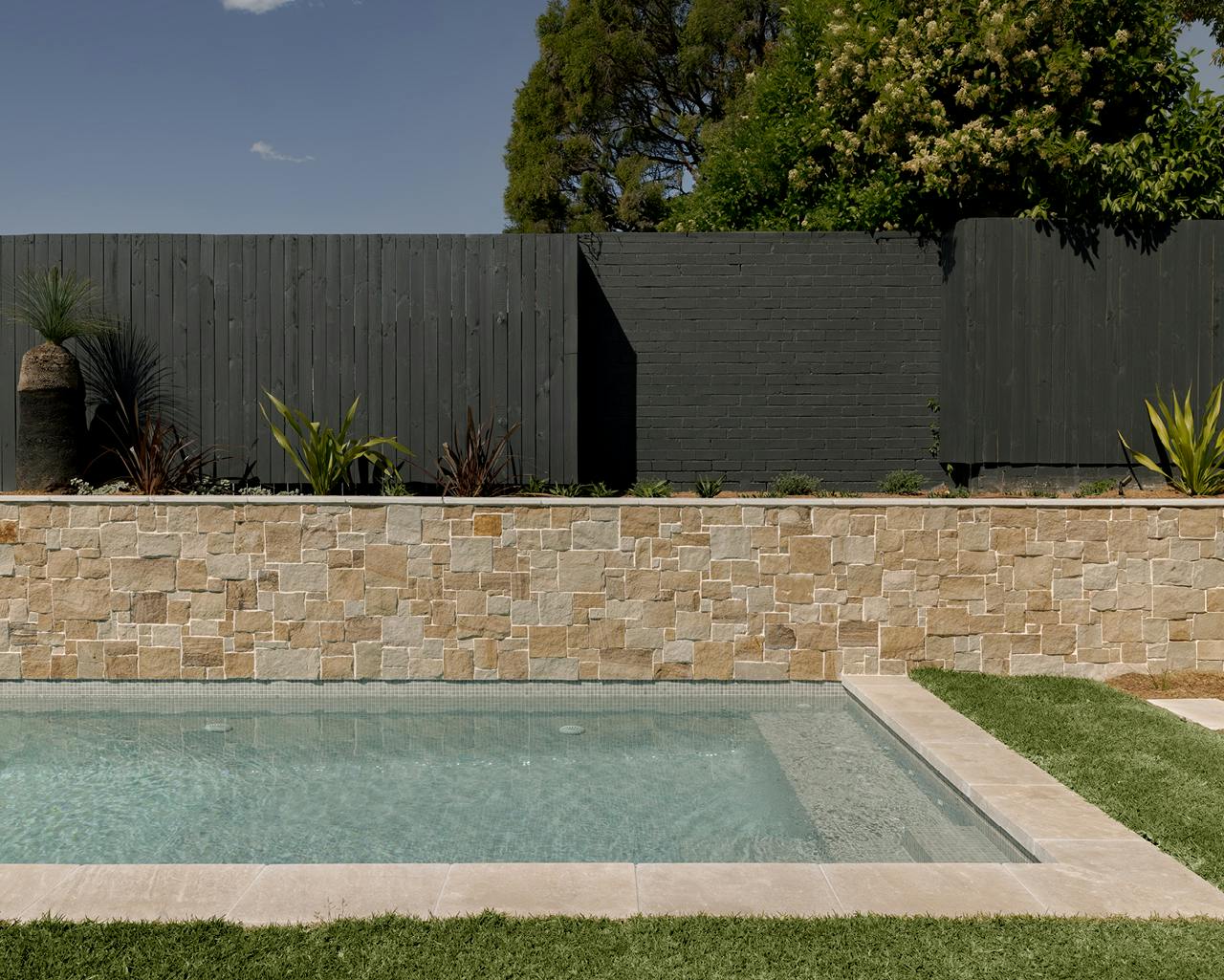 POOL HISBALIT AUSTRALIAN-COLLECTION DEVONPORT GALLERY-IMAGES devonport-gallery-images-1280x1025