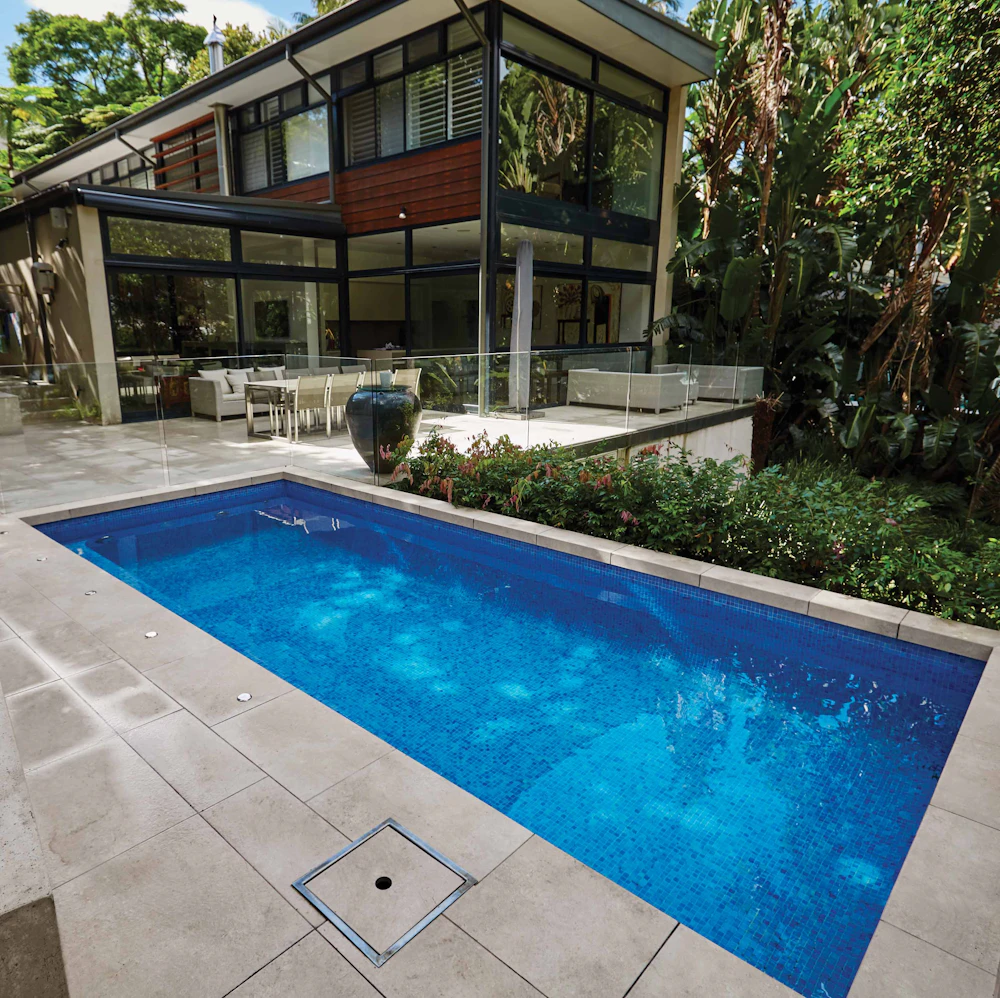 Spanish Pool Tile Artisan Exterior | Hisbalit Mar Spanish Glass Pool Tiles