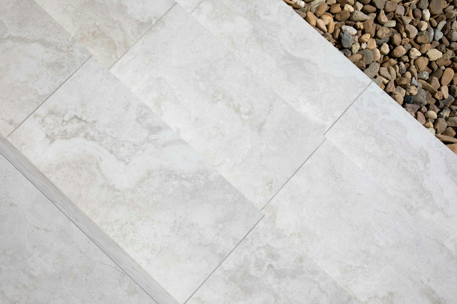 Porcelain-Pavers-Outdoor-20 Gallery silver-travertine-01