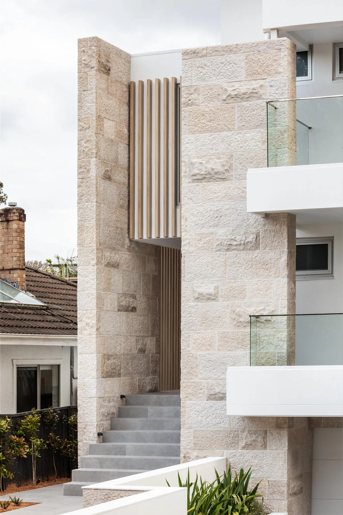 Artisan Exterior | Calcario Linear Stone Wall Cladding