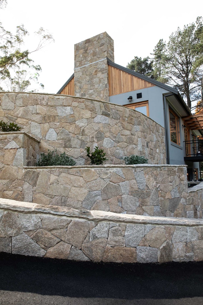 Wall-Cladding-and-Stacked-Stones Gallery chateau-05
