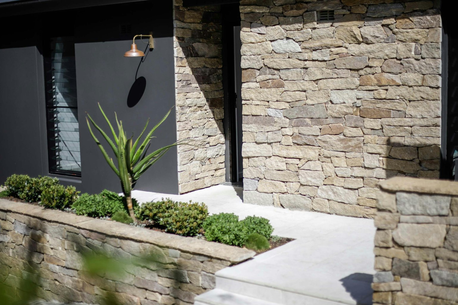 Wall-Cladding-and-Stacked-Stones Gallery estate-04